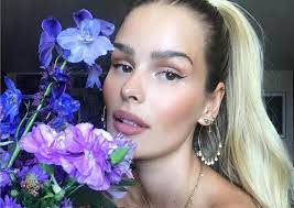 Brazilian model who is widely known for her eponymous youtube channel, which has earned more than 240,000 subscribers. Yasmin Brunet Is The Victim Of A Scam In A Food Delivery Application And Loses R 7 900 The News 24