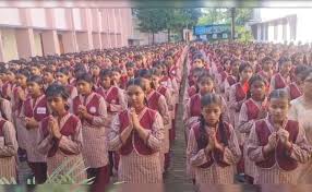 (Bhagavad Gita Recitation in School) उत्तराखंड के सरकारी स्कूलों की प्रार्थना सभा में गूंजने लगे हैं श्रीमद्  भागवत गीता के श्लोक | Geeta Shlok in Uttarakhand Government schools