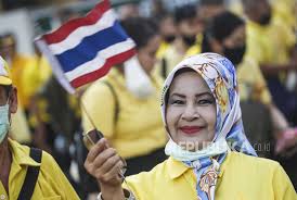 Kerajaan islam di sumatra sejak awal kedatangan islam masuk ke dalam istana raja di indonesia, pulau sumatra termasuk daerah pertama dan terpenting dalam pengembangan agama islam di indonesia. Memfitnah Anjing Raja Thailand Bisa Berakhir Masuk Bui Republika Online
