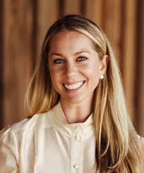 Amanda Harlan's Instagram, Twitter & Facebook