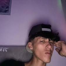 Aaron Valle (@aaron_valle7) • Instagram photos and videos