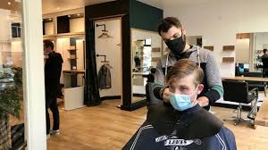 Vente en ligne de produit professionnel de coiffure, matériel et accessoires de coiffeur professionnel et produits professionnels d'esthétique. Lille Markus Paris Le Premier Salon De Coworking Pour Coiffeurs Et Barbiers
