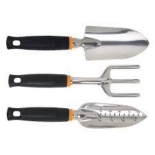 The comfortable softouch grips reduce fatigue and increase comfort, and the durable aluminum construction provides years of what's included: 3 Piece Softouch Garden Tool Set Fiskars