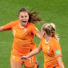Lieke martens comes from the little neighbourhood of nieuw bergen in the province of tilburg in the netherlands, not far away from the german border. Fussball Wm 2019 Europameister Niederlande Erreicht Viertelfinale Fussball