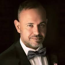 Gary Corn's Instagram, Twitter & Facebook