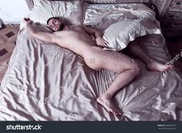 Un hombre desnudo con el culo Foto de stock 398595355 | Shutterstock