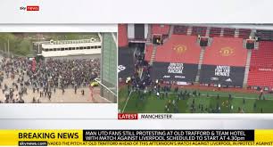 Police forced to disperse crowds, who threw bottles and flares. 9 Lhbfgjzxom7m