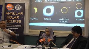 Pada tanggal 26 desember 2019 jarak bulan dengan bumi adalah 378.372 km. Peluang Tengok Gerhana Matahari Anulus Di Tanjung Piai Dan Serian 26 Disember 2019 Denaihati