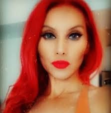 Heidi Leigh's Instagram, Twitter & Facebook