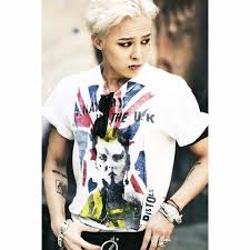 After several years of appearing on each other's solo materials, the duo officially released the single good boy in 2014, which went on to top billboard ' s world digital songs chart and sold over a million digital units in south korea. Shop Bigbang Ao Gd Trong Mv Crooked Facebook