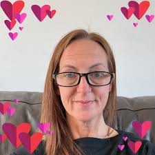 Hi is there anyone here that does reflexology or teaches reflexology?