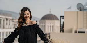 Ο λόγος για την κατερίνα λέχου η οποία στα 54 της χρόνια διατηρεί τέλειες και αξιοζήλευτες αναλογίες. On Effstdnvk9m