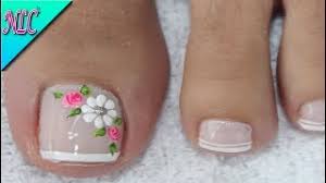Las uñas de manos y pies son parte de los elementos que toda mujer coqueta arregla y decora para expresar su belleza. Diseno De Unas Para Pies Flor Principiantes Muy Facil Flowers Nail Art Nlc Youtube
