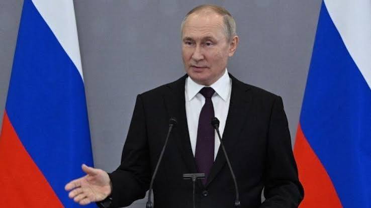 Ukraine war: Putin says no more massive strikes - for now - BBC News