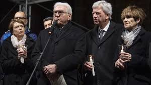 Die mahnwache in hanau startet offiziell. Anschlag In Hanau Verdachtiger War Psychisch Schwer Krank Merkel Rassismus Ist Ein Gift Mahnwachen Und Kundgebungen Hessenschau De Panorama