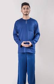 Sebagai lelaki kita harus sentiasa peka dengan bau badan sendiri. Best Fesyenku Baju Melayu Slim Fit Lelaki Dewasa Price Reviews In Malaysia 2021