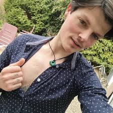 Fluorite Crystal Necklace. Crystal Point Necklace. Healing Purple Fluorite.  Layering Collar. Health and Energy Chakra Necklace Reiki Pendant