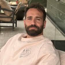 Sam Helou (@sam_elhelou)