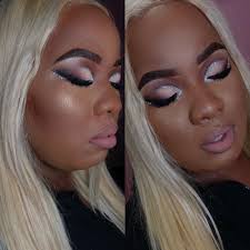 Atlanta based makeup artist specializing in soft glams and bridal looks