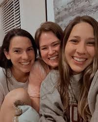 Sarah Killebrew's Instagram, Twitter & Facebook