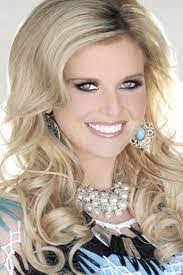 Rhea Dow's Instagram, Twitter & Facebook