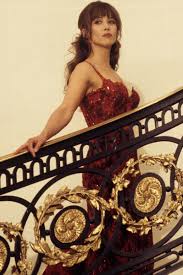 Sophie marceau wurde im märz 2020 turtelnd in. The Secrets Behind Sophie Marceau S Red Dress In Le Monde Is Not Enough Vogue Paris