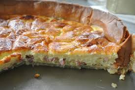 Bonjour Alsace Quiche Lorraine Ein Hoch Auf Die Romisch Elsassische Zusammenarbeit Quiche Lorraine Lebensmittel Essen Quiche