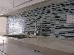 Best Glass Kitchen Tiles For Backsplash Jpg 1600 1200 Glass Tiles Kitchen Luxury Kitchen Backsplash Glass Tile Backsplash Kitchen
