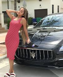 Singer, dancer and social media sensation who released her first single, luna llena, in september 2017. Malu Trevejo Musical Ly Youtube Sensation Dating A Mystery Boyfriend
