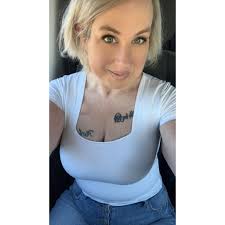 Had a day off tour at home and saw my baby Alina had a microphone  performing for me and my family members. 😃♥️♥️♥️♥️♥️♥️♥️ My 1st time  seeing her