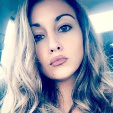 Alexandra Watt (@al3xandrawatt)