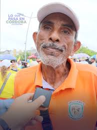 Vendedor ambulante defiende a Uribe: ¿tú qué opinas?