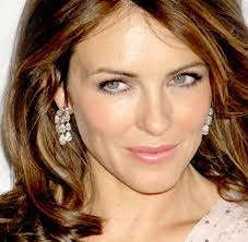 Lovely liz hurley looks better than ever 20 years after that dress. Promi Leben Die Nackte Wahrheit Von Liz Hurley Welt