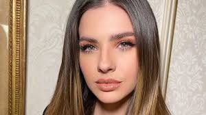 En primer lugar, se dijo que ella y benjamín vicuña estaban. La China Suarez Se Animo A Un Topless Y Las Redes Explotaron Via Libre