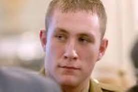 Queen honours Iraq heroes