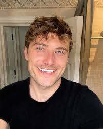 Harley Nicholas (@harleynicholas) • Instagram photos and videos