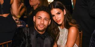 Natalia barulich, nacida en estados unidos, es de origen cubano y croata, por lo que se considera a sí misma, ciudadana del mundo. De Rusia Con Amor La Felicitacion De Neymar Jr A Su Novia Por El Dia De Los Enamorados Photo 1