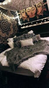 See more ideas about tapestry bedroom, bedroom decor, bedroom design. Aesthetic Cozy Tapestry Bedroom Homyracks