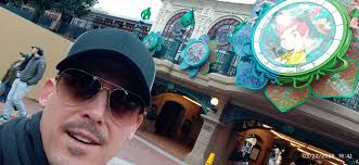 Well that was the shortest trip to Disneyland ever for me. I saw Norman  Reedus and had a nice conversation with Sam4God. The reason I came home  early was mainly because of