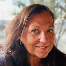 Cindy Loftus's Instagram, Twitter & Facebook