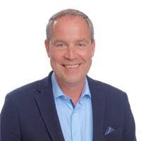 Daniel Henn's Instagram, Twitter & Facebook