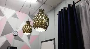 Daripada membeli lampu baru, yuk bikin lampu gantung kreasimu sendiri! Diy Lampu Gantung Ala Ala Chandelier Dengan Kos Murah Simple Tapi Comel Hias My
