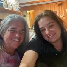 More from Taylor's visit to the children and staff at Joe DiMaggio  Children's hospital in Florida today 🥹💕