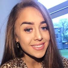 Lydia Coyne's Instagram, Twitter & Facebook