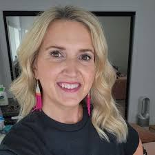 Denise Knauer (@DeniseKnauer3)