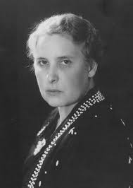 Cora Watt's Instagram, Twitter & Facebook