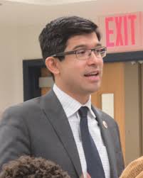 Carlos Menchaca