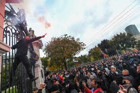 Protesty v bělorusku 2020 je série veřejných demonstrací a protestních stávek a hnutí proti prezidentovi alexandru lukašenkovi v rámci běloruské demokratické opozice, která chce zabránit jeho šestému funkčnímu období v souvislosti s prezidentskými volbami v roce 2020. A Protest Against Measures Took Place In Bratislava Spectator Sme Sk