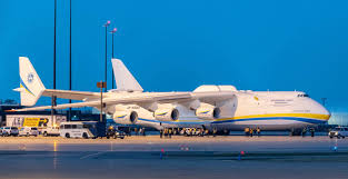 And that is what the antonov company offers to the world market. L Antonov 225 Le Plus Gros Avion Au Monde Attire Des Foules A Mirabel Topolocal