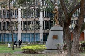 The school's foundation and charter was enacted by the venezuelan bishops in 1951, and in 1953 the university began enrolling students. Universidad Catolica Andres Bello Bewertungen Facebook